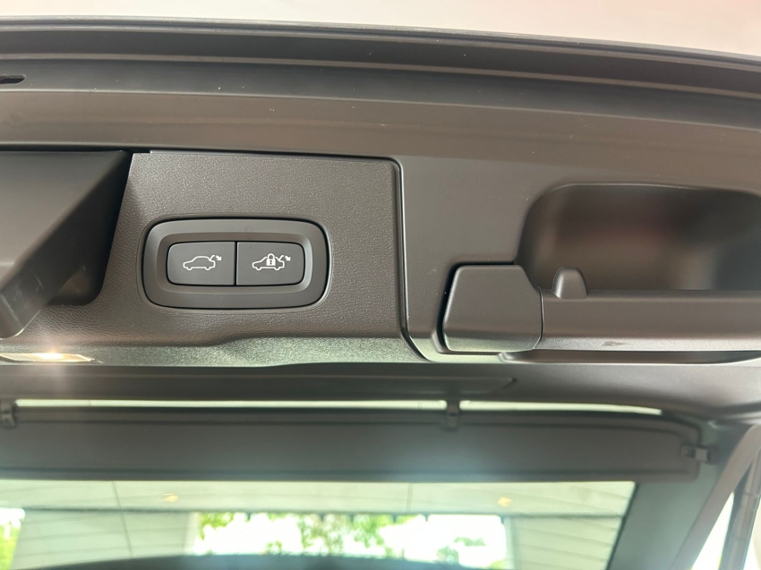 volvo xc60 2.0 t8 recharge ultimate awd geartronic 1.9 hibrido 4p automatico 202316