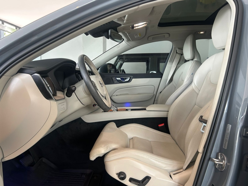 volvo xc60 2.0 t8 recharge ultimate awd geartronic 1.9 hibrido 4p automatico 202311