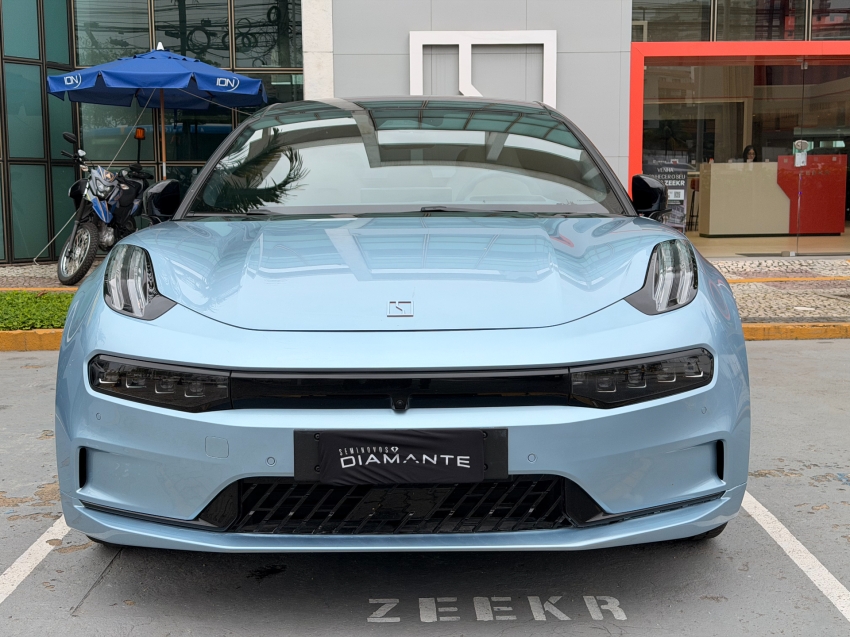 zeekr 001 100 kw eletrico flagship awd 4p automatico 20251