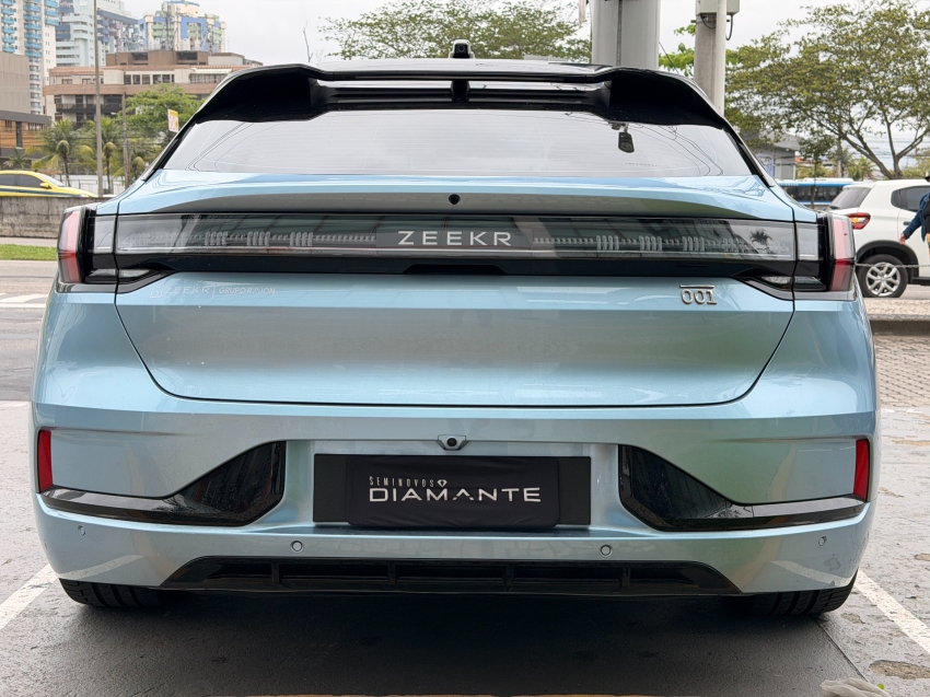 zeekr 001 100 kw eletrico flagship awd 4p automatico 20254