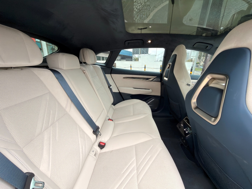 zeekr 001 100 kw eletrico flagship awd 4p automatico 202512