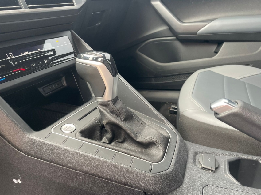 volkswagen nivus 1.0 200 tsi total flex highline automatico 4p 20235