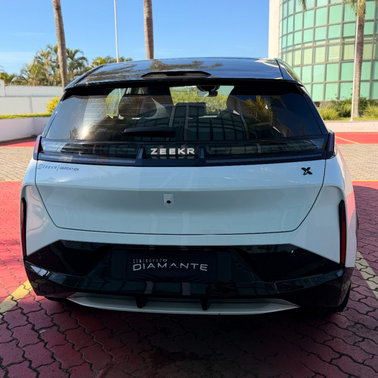 zeekr x 66 kw eletrico flagship awd 1.0 4p automatico 20253