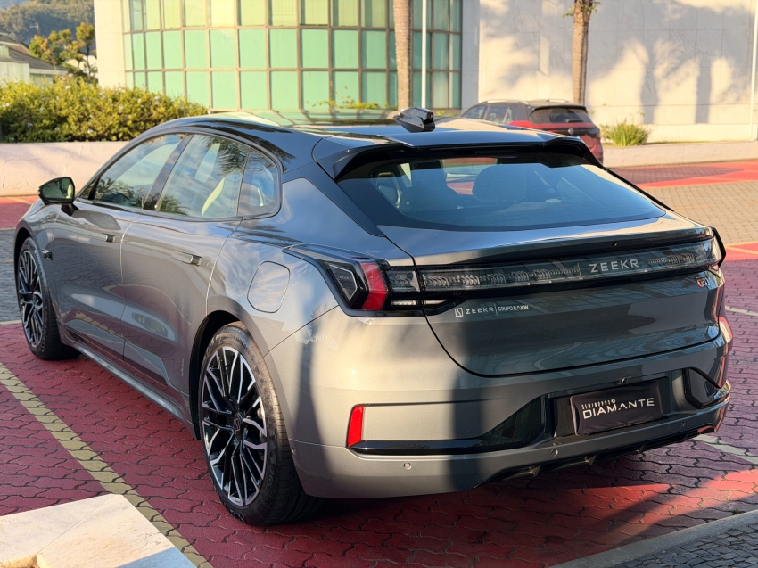 zeekr 001 100 kw eletrico flagship awd 4p automatico 20253