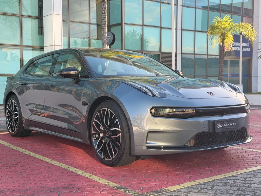 zeekr 001 100 kw eletrico flagship awd 4p automatico 2025