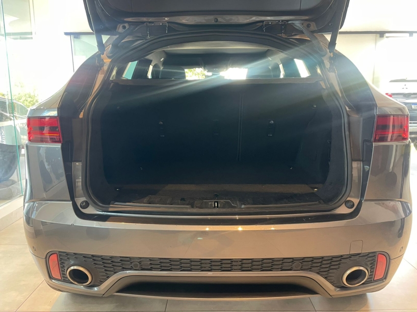 jaguar e-pace 2.0 16v p300 gasolina r-dynamic se awd automatico 4p 20204