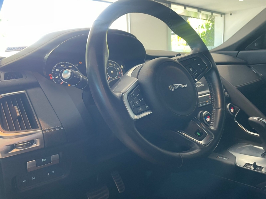 jaguar e-pace 2.0 16v p300 gasolina r-dynamic se awd automatico 4p 20208