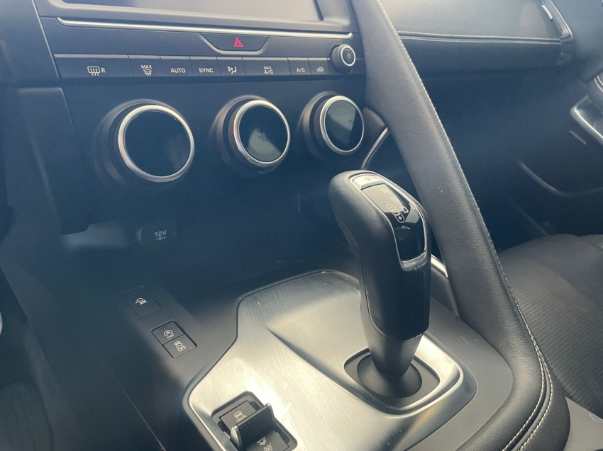 jaguar e-pace 2.0 16v p300 gasolina r-dynamic se awd automatico 4p 20203