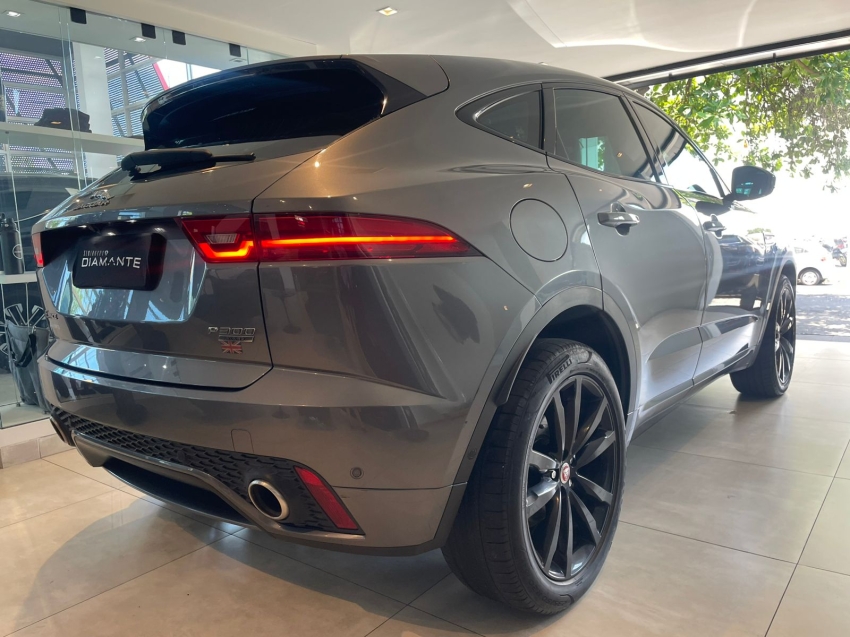 jaguar e-pace 2.0 16v p300 gasolina r-dynamic se awd automatico 4p 202017