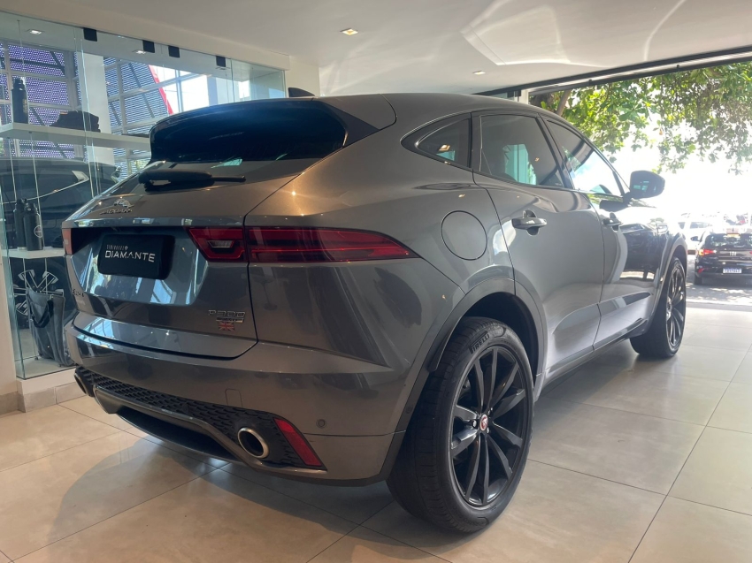 jaguar e-pace 2.0 16v p300 gasolina r-dynamic se awd automatico 4p 202018