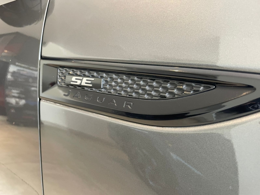 jaguar e-pace 2.0 16v p300 gasolina r-dynamic se awd automatico 4p 202012