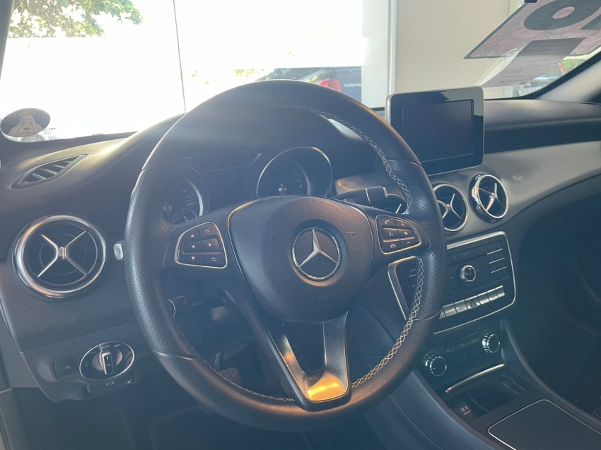 mercedes-benz gla 200 1.6 cgi flex style 7g-dct 4p automatico 201813