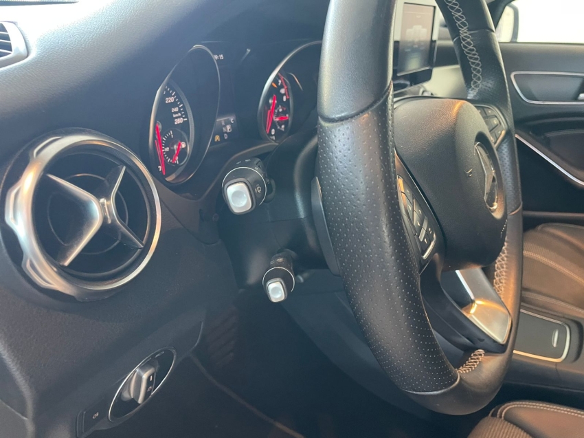 mercedes-benz gla 200 1.6 cgi flex style 7g-dct 4p automatico 201814