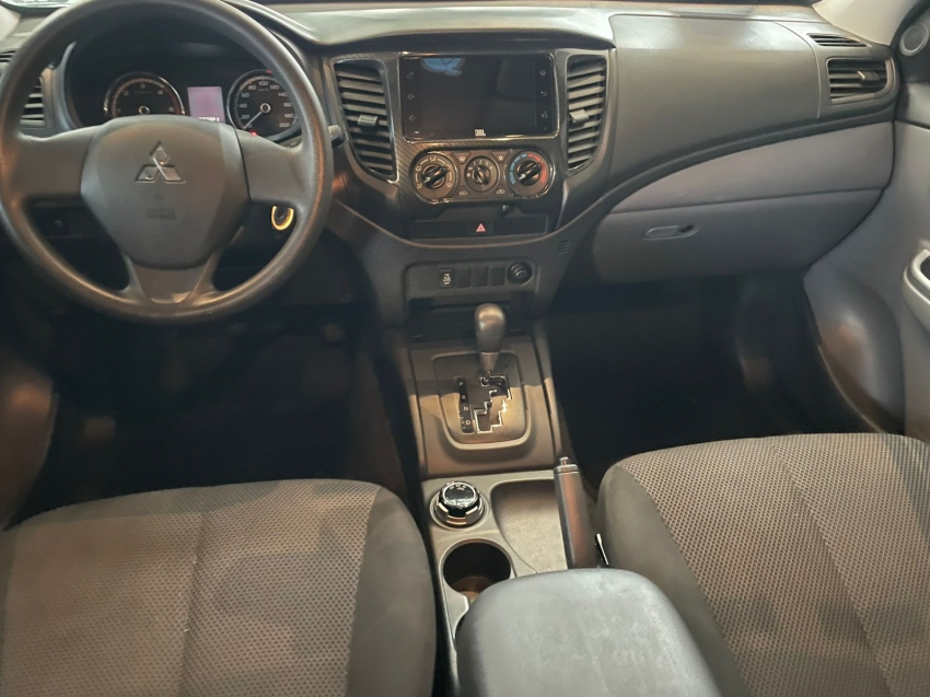 mitsubishi l200 triton 2.4 16v turbo diesel outdoor gls cd 4x4 automatico 4p 202417