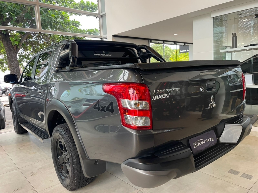 mitsubishi l200 triton 2.4 16v turbo diesel outdoor gls cd 4x4 automatico 4p 202418