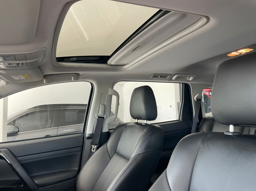 mitsubishi pajero sport 2.4 16v mivec turbo diesel legend awd automatico 4p 20255