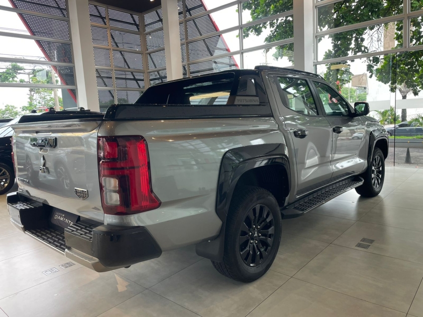 mitsubishi triton 2.4 biturbo diesel cd katana 4x4 automatico 4p 202613