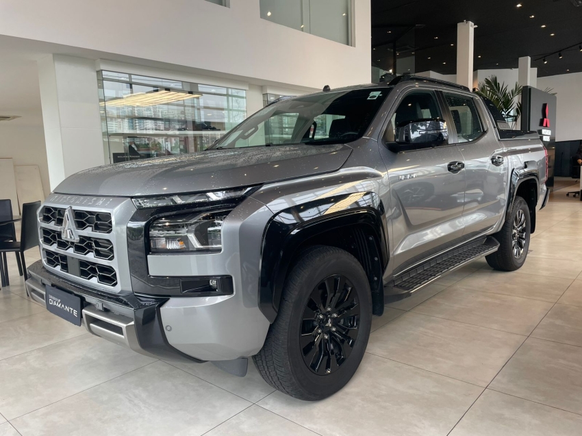 mitsubishi triton 2.4 biturbo diesel cd katana 4x4 automatico 4p 2026