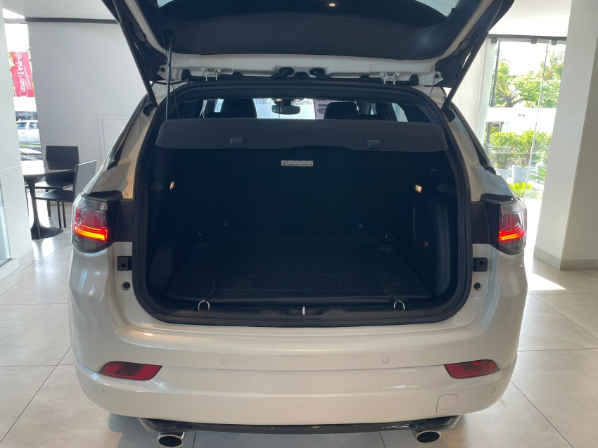 jeep compass 2.0 hurricane 4 turbo gasolina blackhawk at9 5p automatico 202520