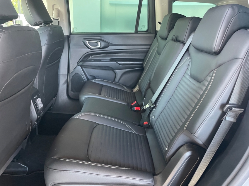 jeep commander 1.3 t270 turbo flex longitude at6 4p automatico 202611