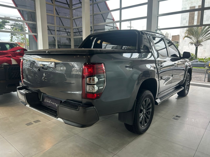 mitsubishi l200 triton 2.4 16v turbo diesel sport hpe cd 4p 4x4 automatico 20255