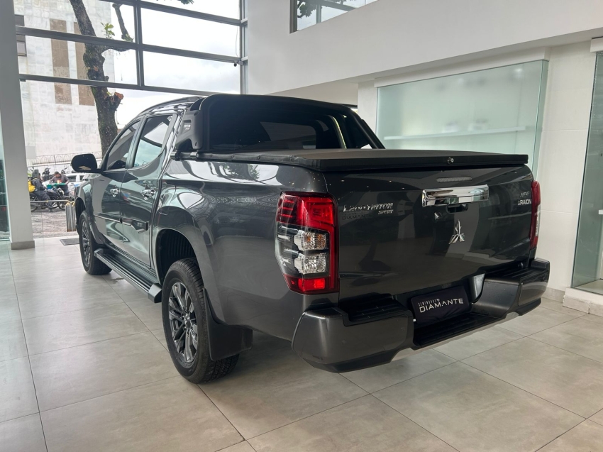 mitsubishi l200 triton 2.4 16v turbo diesel sport hpe cd 4p 4x4 automatico 20253