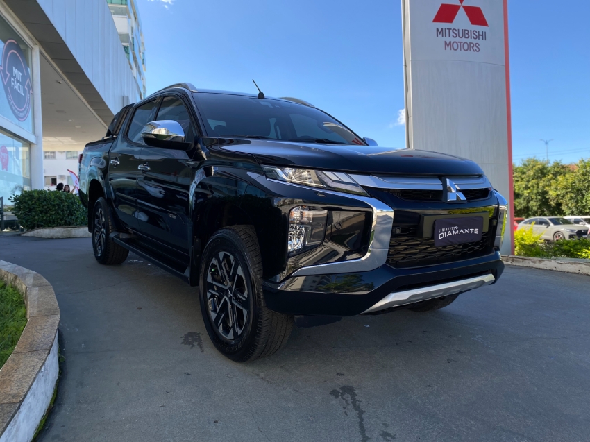 mitsubishi l200 triton 2.4 16v turbo diesel sport hpe-s cd 4p 4x4 automatico 2025 mitsubishi l200 triton 2.4 16v turbo diesel sport hpe-s cd 4p 4x4 automatico 2025