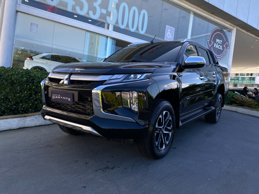 mitsubishi l200 triton 2.4 16v turbo diesel sport hpe-s cd 4p 4x4 automatico 2025