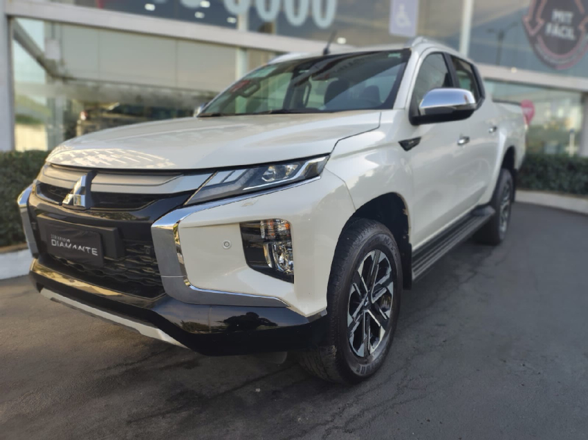 mitsubishi l200 triton 2.4 16v turbo diesel sport hpe-s cd 4p 4x4 automatico 2024