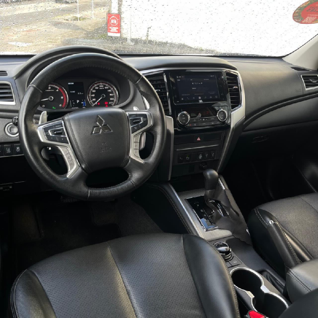 mitsubishi l200 triton 2.4 16v turbo diesel sport hpe-s cd 4p 4x4 automatico 2024