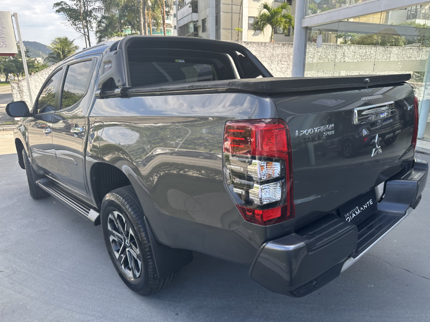 mitsubishi l200 triton 2.4 16v turbo diesel sport hpe-s cd 4p 4x4 automatico 2023