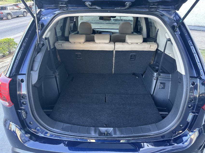 mitsubishi outlander 2.2 mivec di-d diesel hpe-s awd automatico 4p 2020