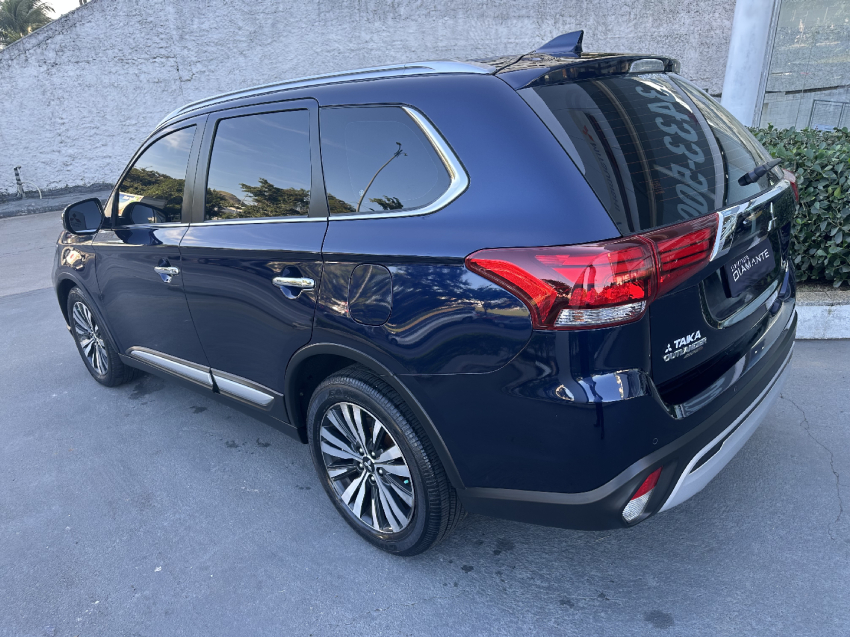 mitsubishi outlander 2.2 mivec di-d diesel hpe-s awd automatico 4p 2020