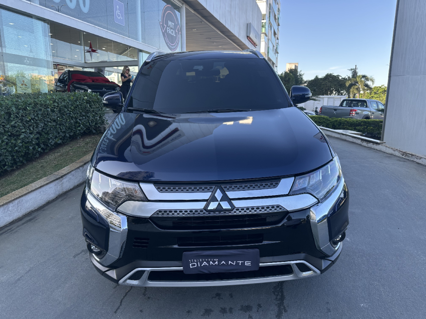 mitsubishi outlander 2.2 mivec di-d diesel hpe-s awd automatico 4p 2020 mitsubishi outlander 2.2 mivec di-d diesel hpe-s awd automatico 4p 2020
