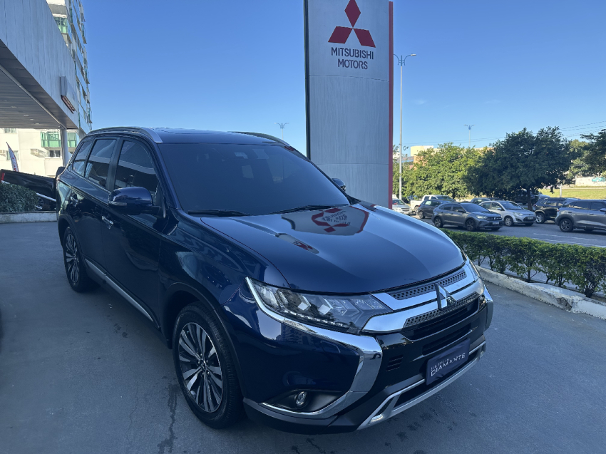 mitsubishi outlander 2.2 mivec di-d diesel hpe-s awd automatico 4p 2020