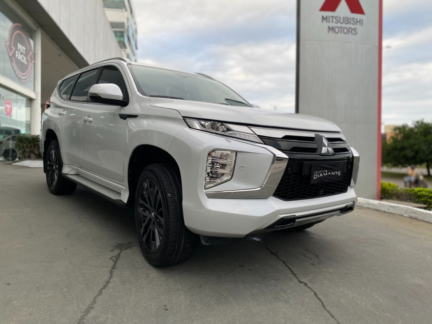 mitsubishi pajero sport 2.4 16v mivec turbo diesel legend awd automatico 4p 2024 mitsubishi pajero sport 2.4 16v mivec turbo diesel legend awd automatico 4p 2024