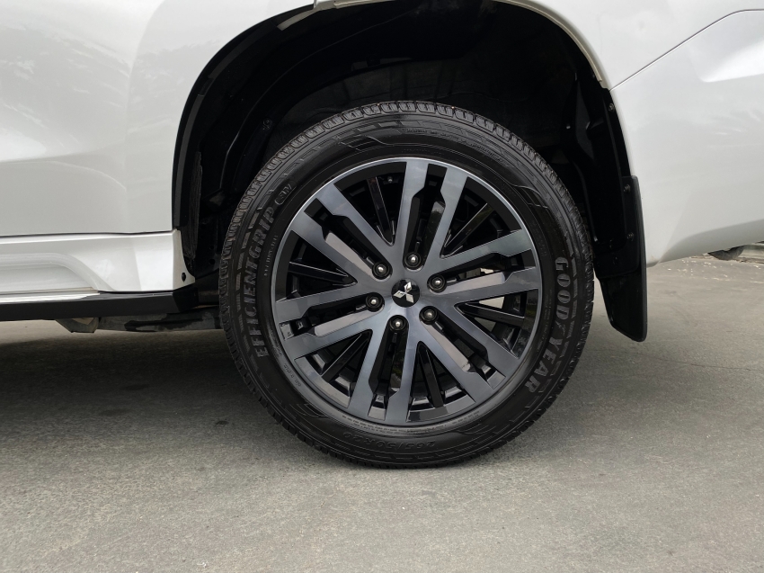 mitsubishi pajero sport 2.4 16v mivec turbo diesel legend awd automatico 4p 2024