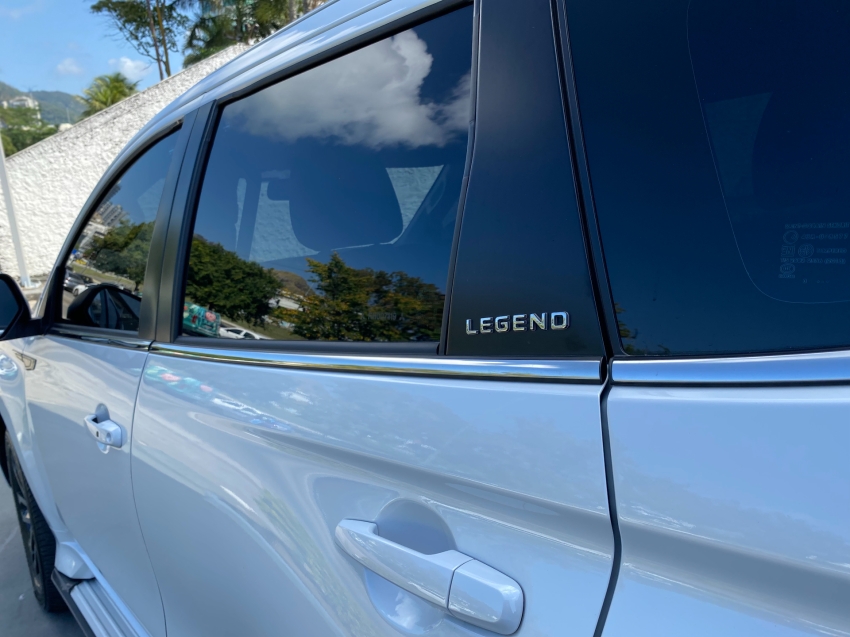 mitsubishi pajero sport 2.4 16v mivec turbo diesel legend awd automatico 4p 2024