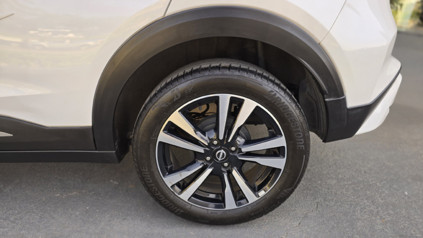 nissan kicks 1.6 16v flexstart advance xtronic flex 4p automatico 2024