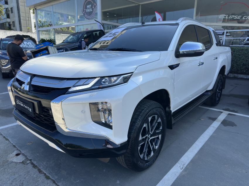 mitsubishi l200 triton 2.4 16v turbo diesel sport hpe-s cd 4p 4x4 automatico 2025