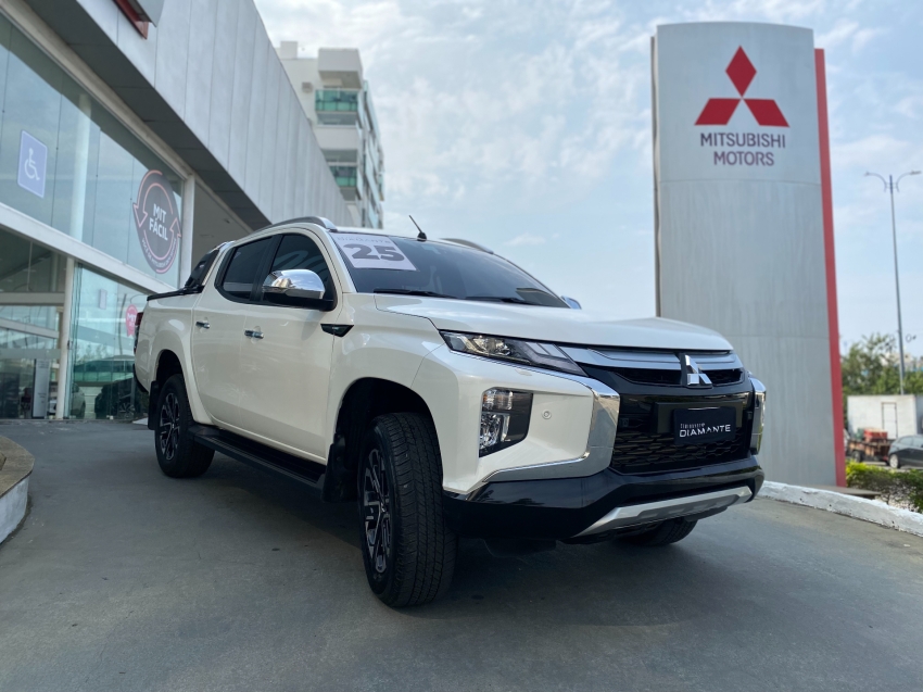 mitsubishi l200 triton 2.4 16v turbo diesel sport hpe-s cd 4p 4x4 automatico 2025 mitsubishi l200 triton 2.4 16v turbo diesel sport hpe-s cd 4p 4x4 automatico 2025