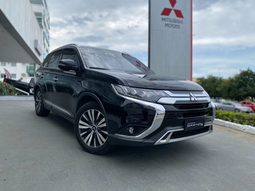 mitsubishi outlander 2.2 mivec di-d diesel hpe-s awd automatico 4p 2022 mitsubishi outlander 2.2 mivec di-d diesel hpe-s awd automatico 4p 2022