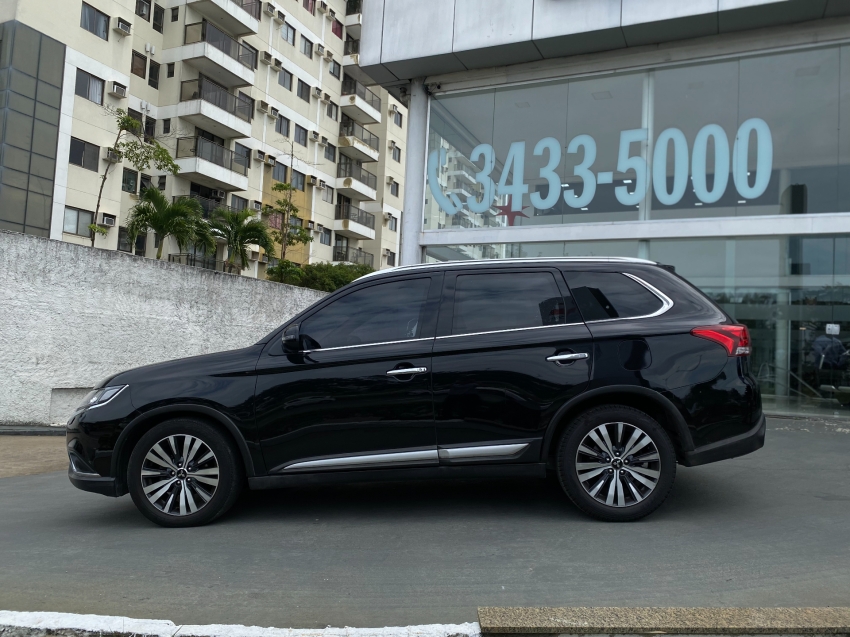 mitsubishi outlander 2.2 mivec di-d diesel hpe-s awd automatico 4p 2022