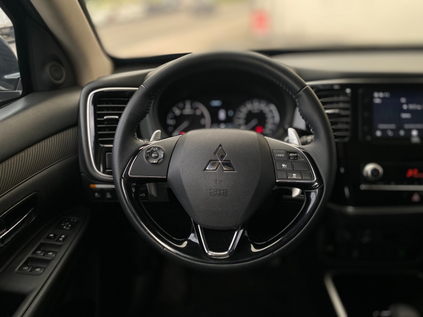 mitsubishi outlander 2.2 mivec di-d diesel hpe-s awd automatico 4p 2022