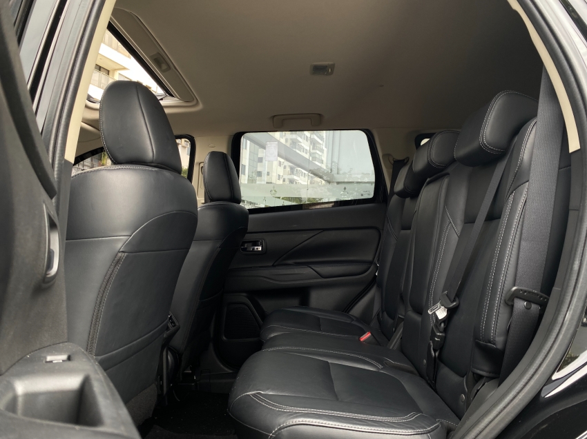 mitsubishi outlander 2.2 mivec di-d diesel hpe-s awd automatico 4p 2022