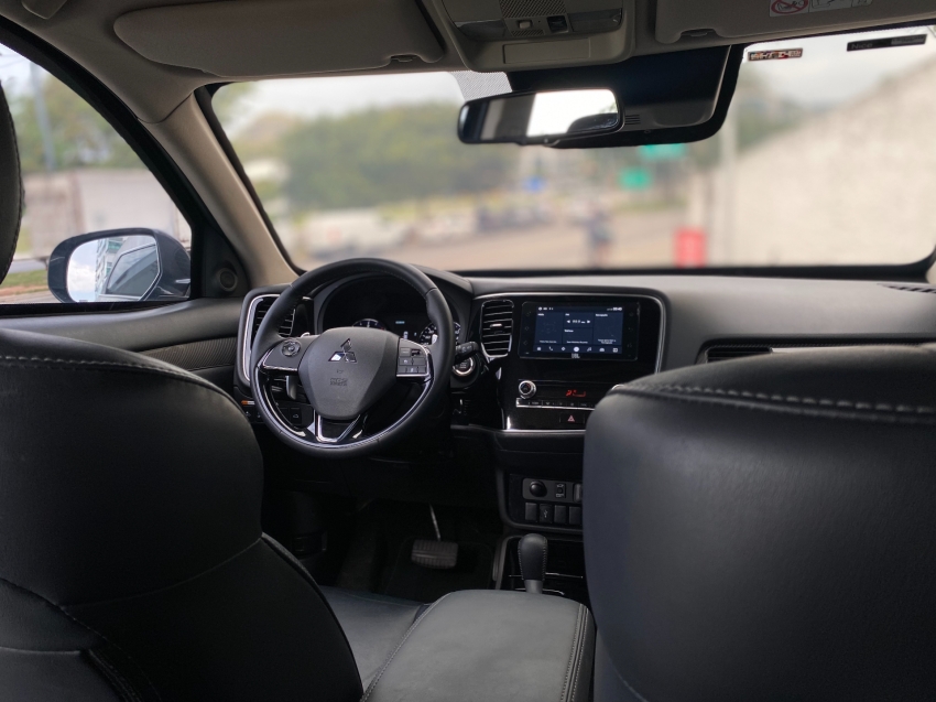 mitsubishi outlander 2.2 mivec di-d diesel hpe-s awd automatico 4p 2022