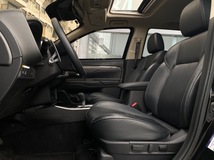 mitsubishi outlander 2.2 mivec di-d diesel hpe-s awd automatico 4p 2022