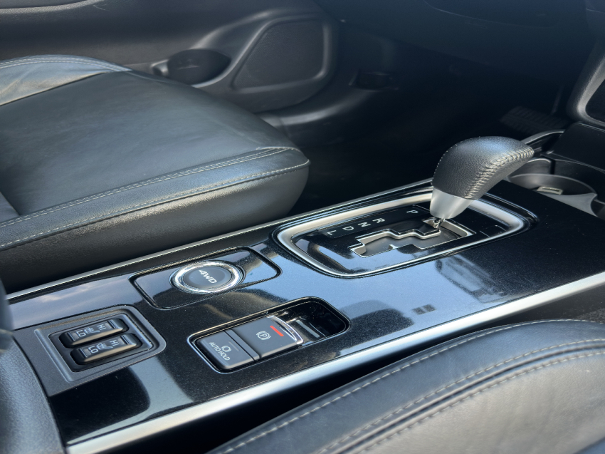 mitsubishi outlander 3.0 mivec v6 gasolina hpe-s awd automatico 4p 2019