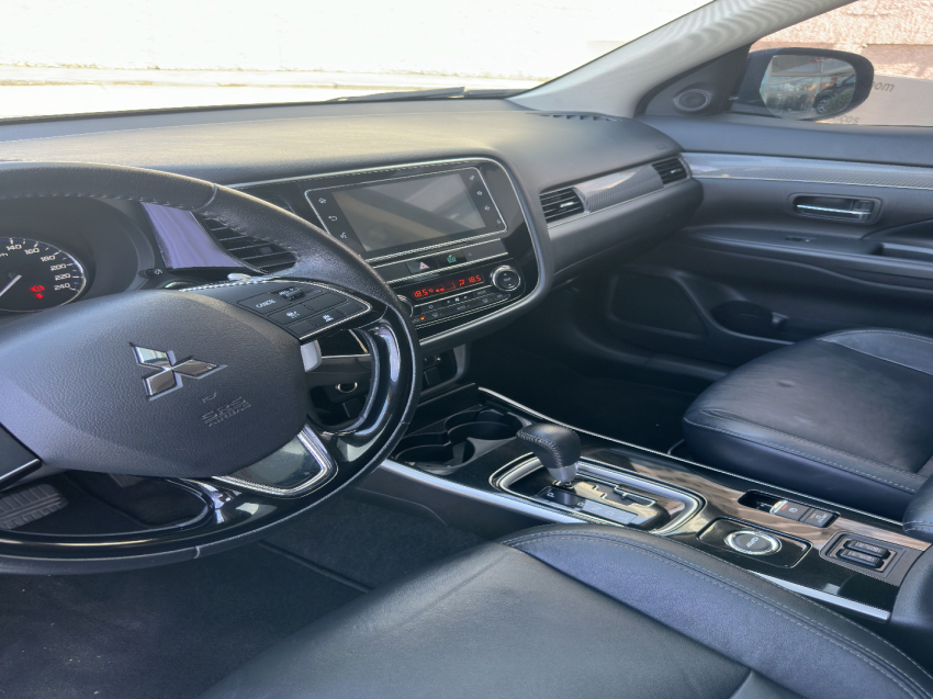 mitsubishi outlander 3.0 mivec v6 gasolina hpe-s awd automatico 4p 2019