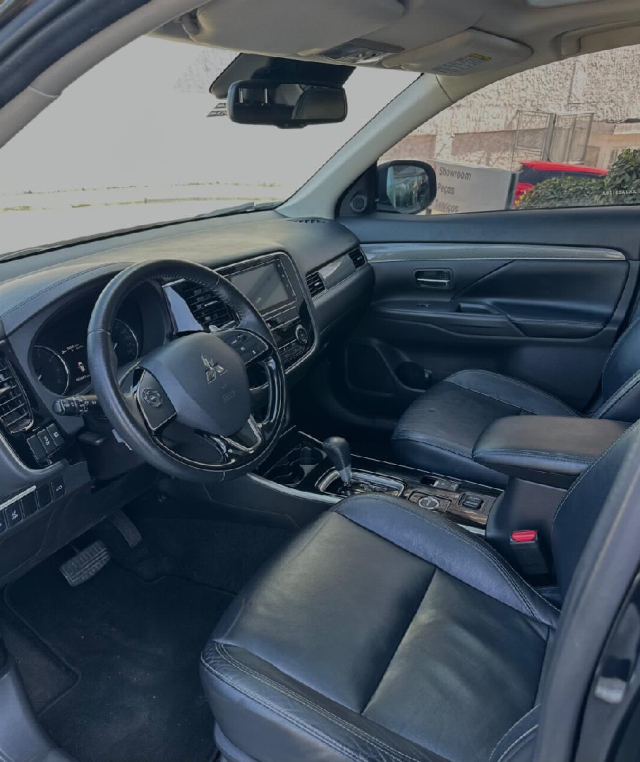 mitsubishi outlander 3.0 mivec v6 gasolina hpe-s awd automatico 4p 2019